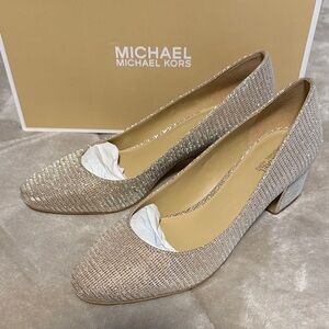 Michael Kors Women's glitter chain mesh Gold pump